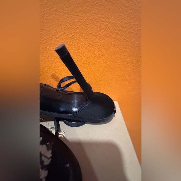 Burberry Irvington Black and Gold Women's sandals Shoes size 40 - Picture 10 of 16